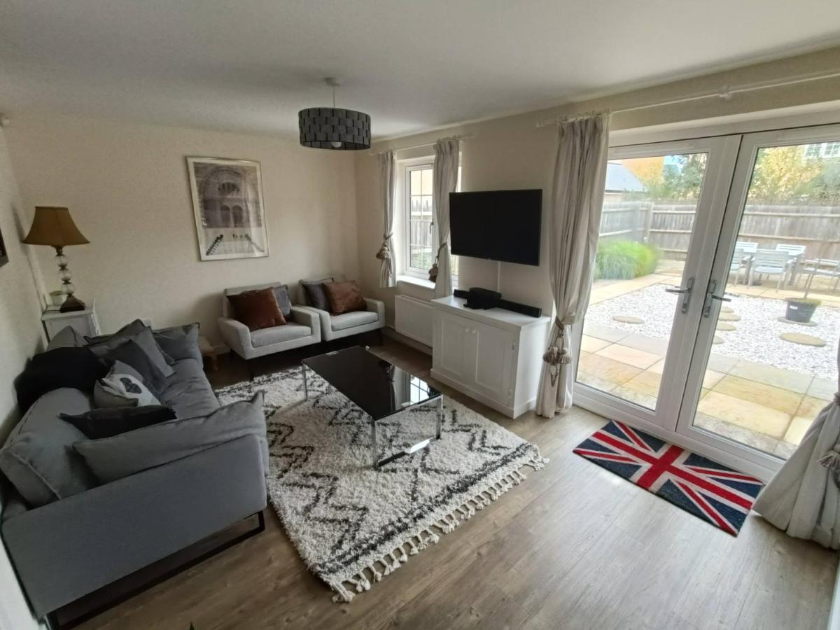3 Bedroom Townhouse Near Bicester Village Екстер'єр фото