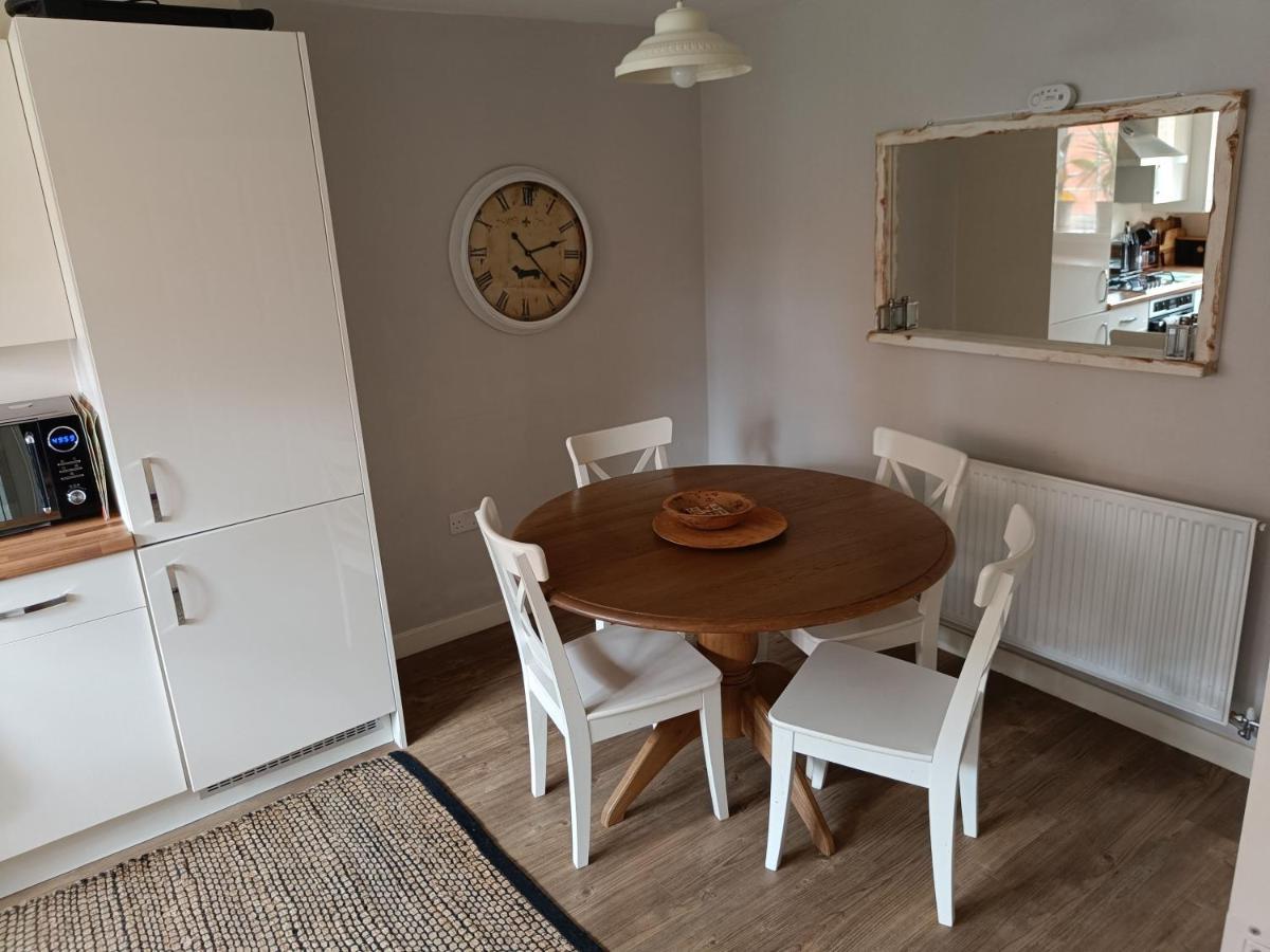 3 Bedroom Townhouse Near Bicester Village Екстер'єр фото