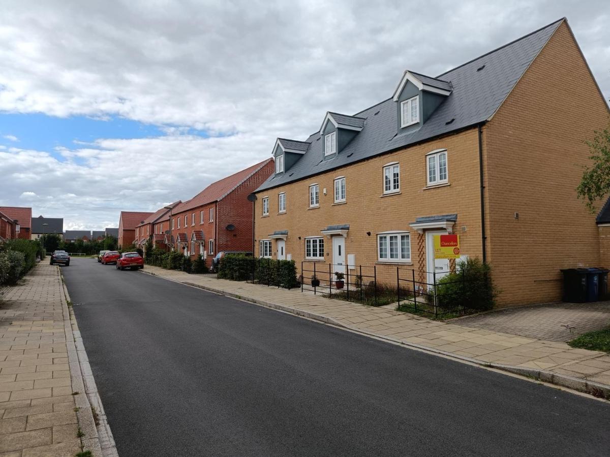 3 Bedroom Townhouse Near Bicester Village Екстер'єр фото