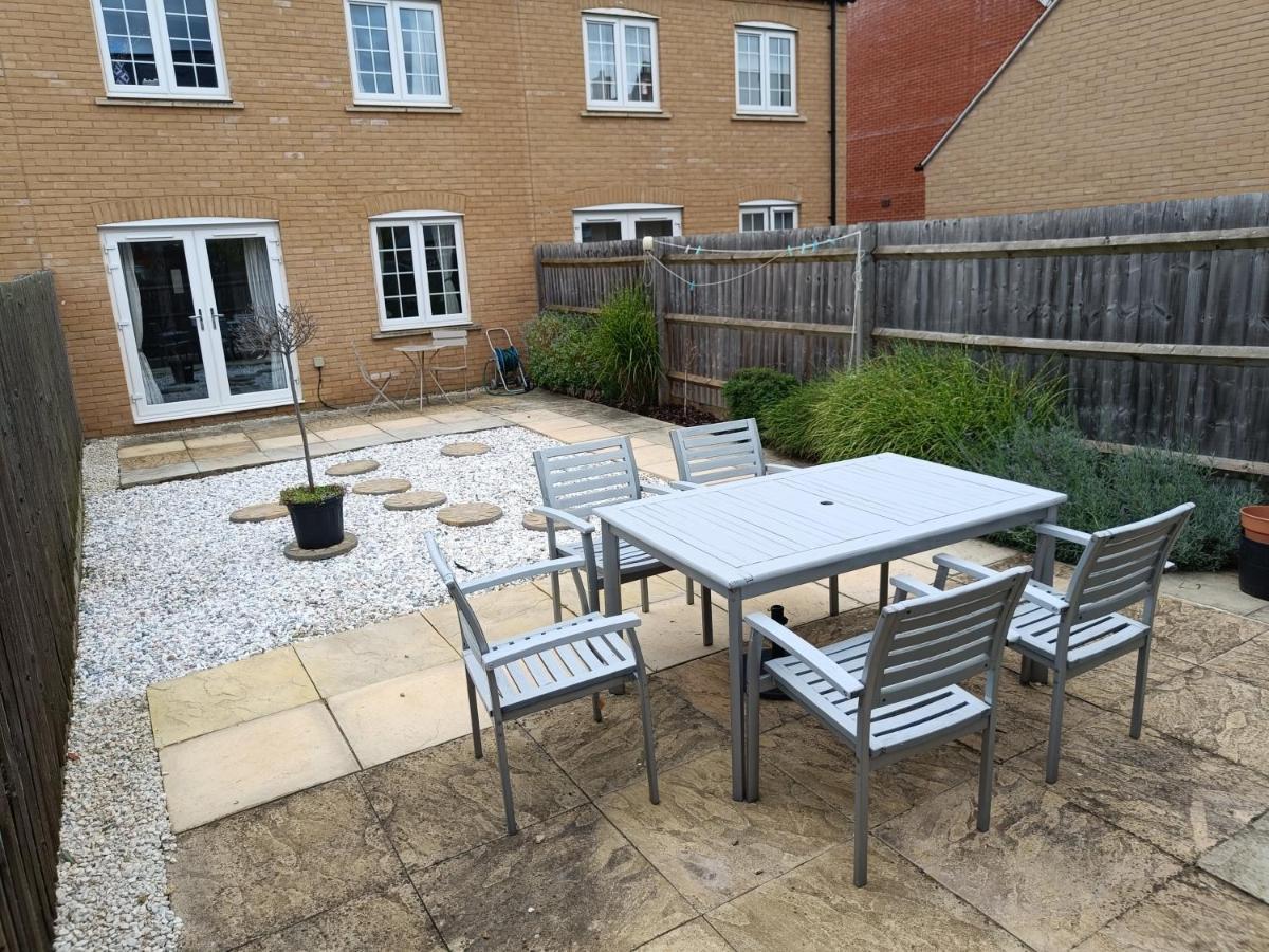 3 Bedroom Townhouse Near Bicester Village Екстер'єр фото