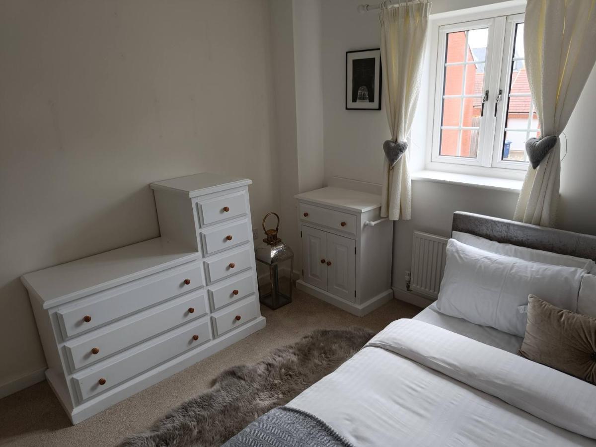 3 Bedroom Townhouse Near Bicester Village Екстер'єр фото
