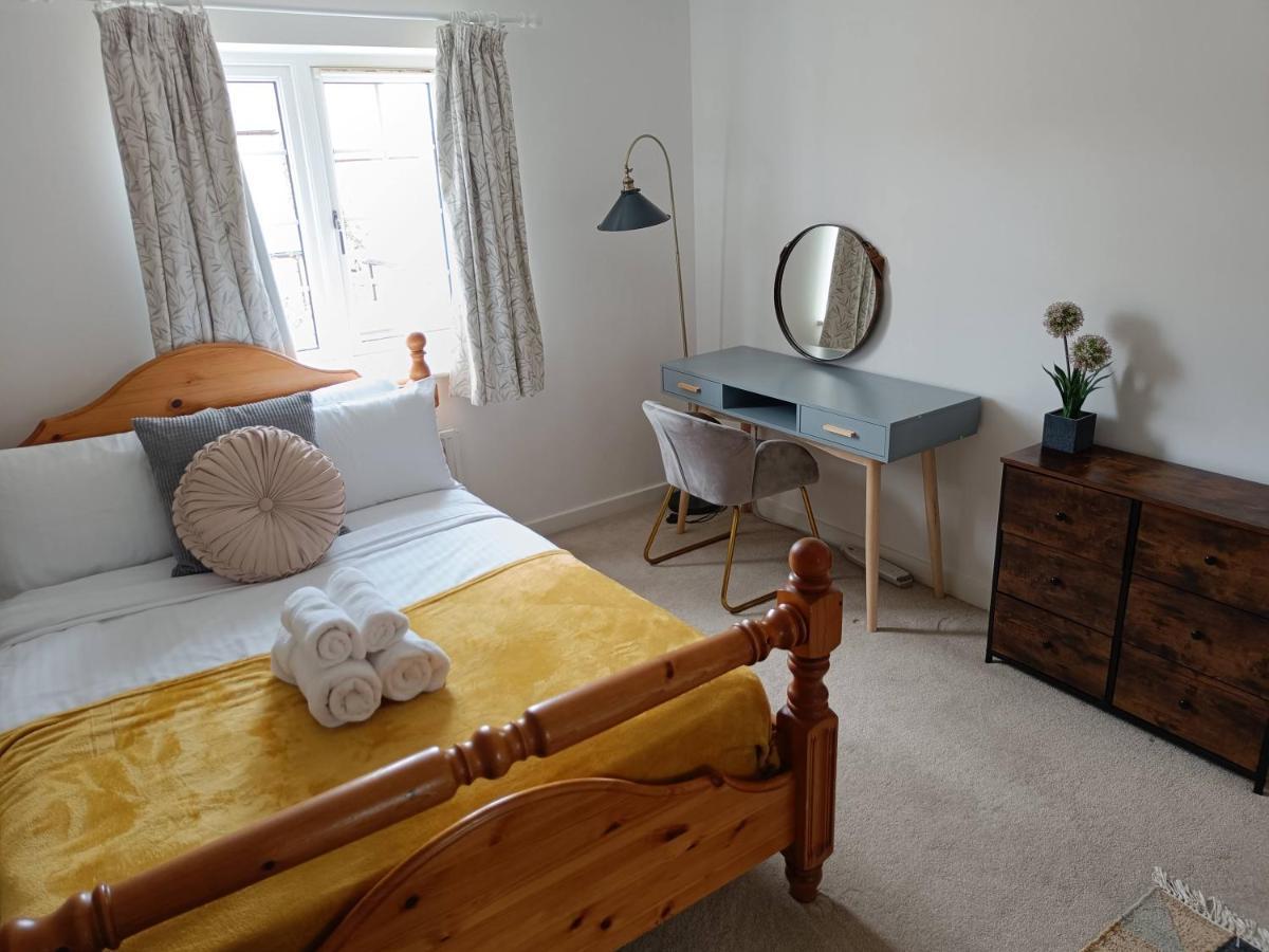 3 Bedroom Townhouse Near Bicester Village Екстер'єр фото