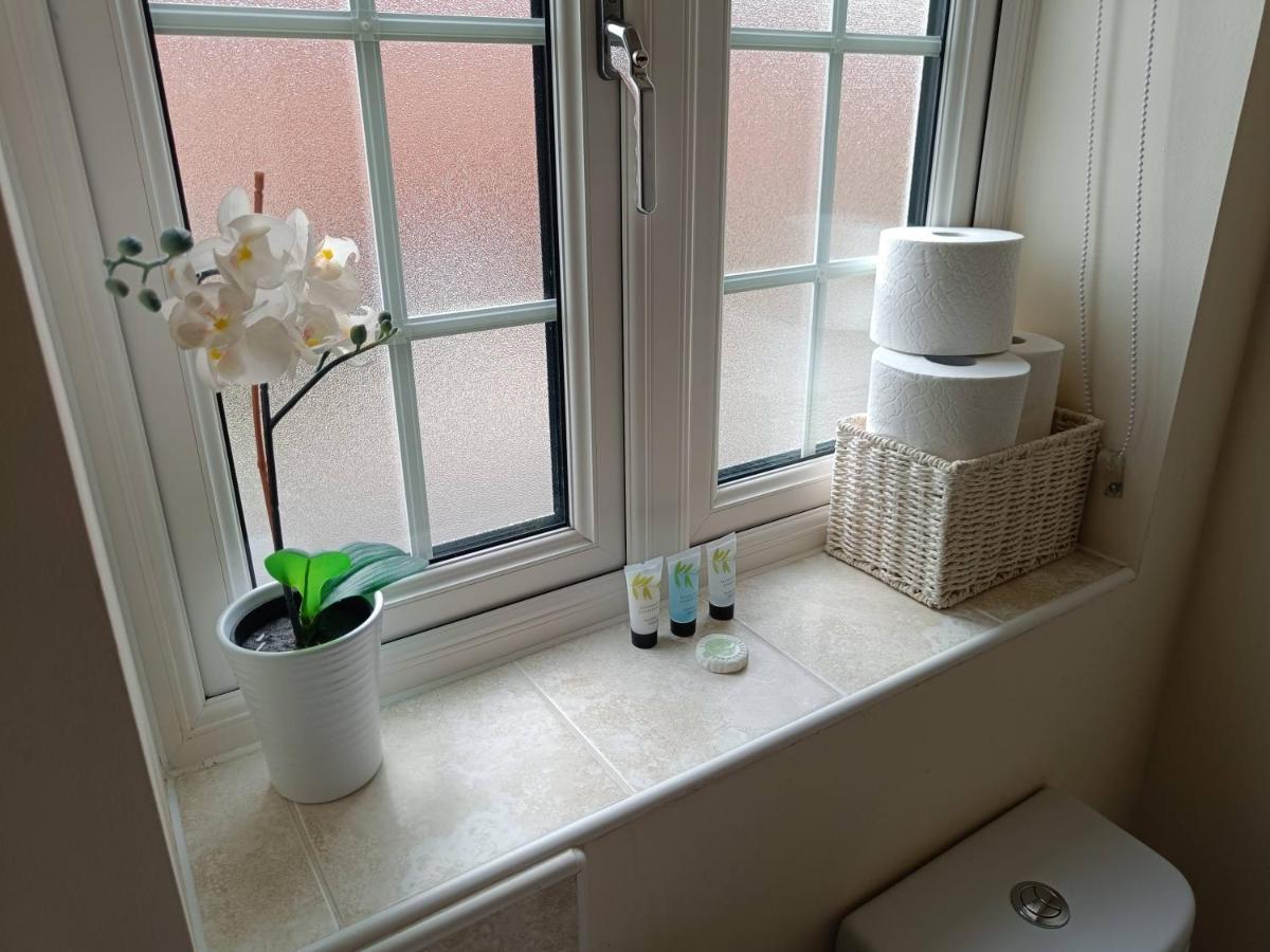 3 Bedroom Townhouse Near Bicester Village Екстер'єр фото